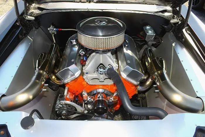 Large engine of car