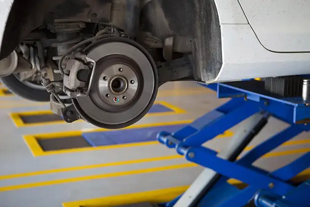 car-wheel-tire-replacement,-car-wheel-hub,-disc-brake,-fix,-repair,-change